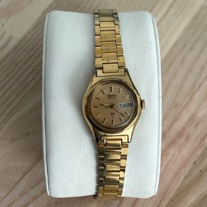 Seiko Ladies Watch Vintage Gold Tone Bracelet Gold Tone Dial Day Date Window
